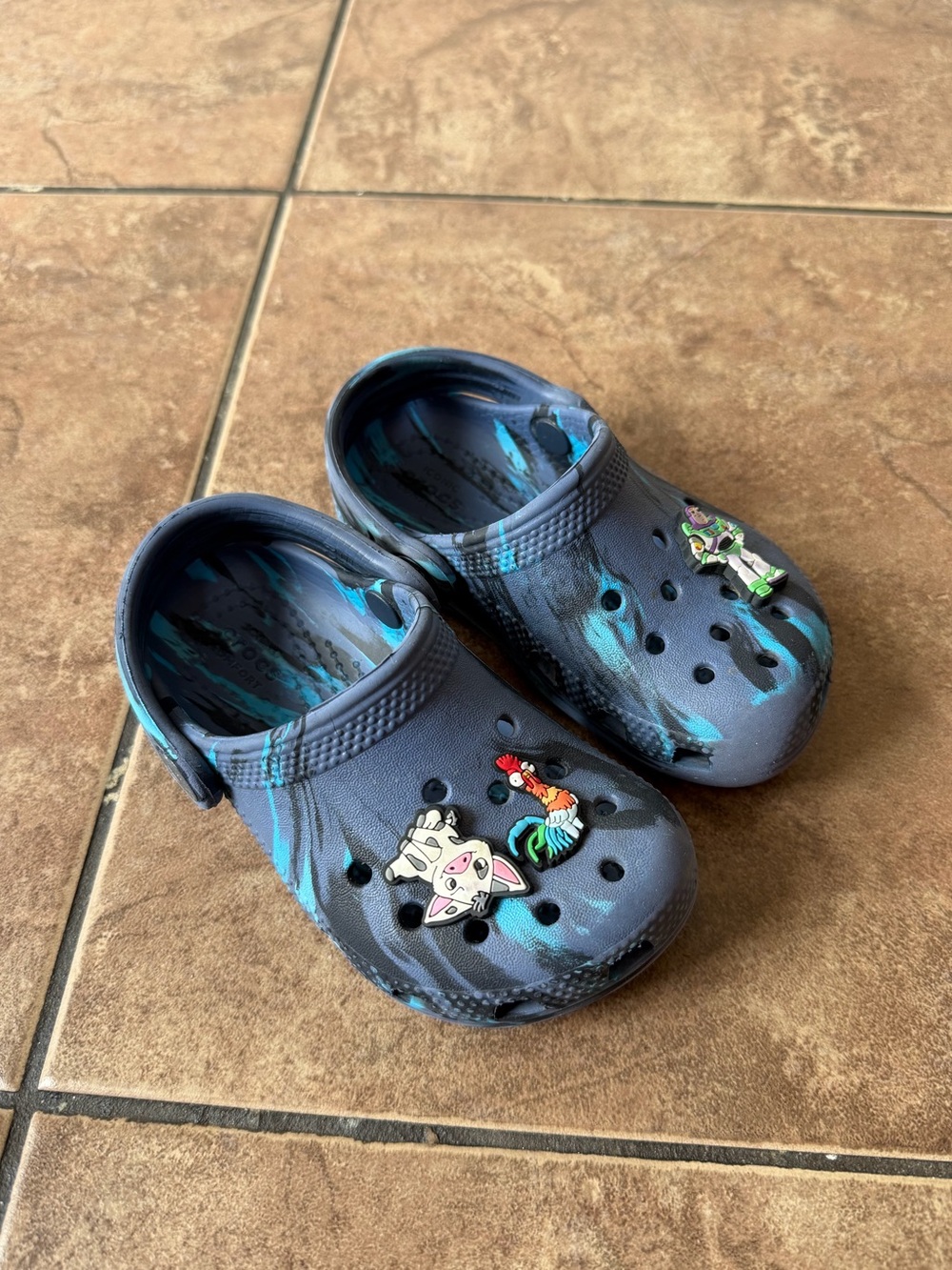 Toddler crocs